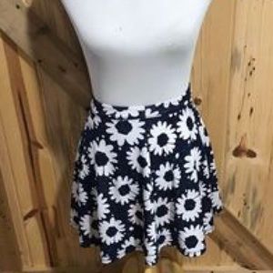 Hollister XS Skirt Super Cute!